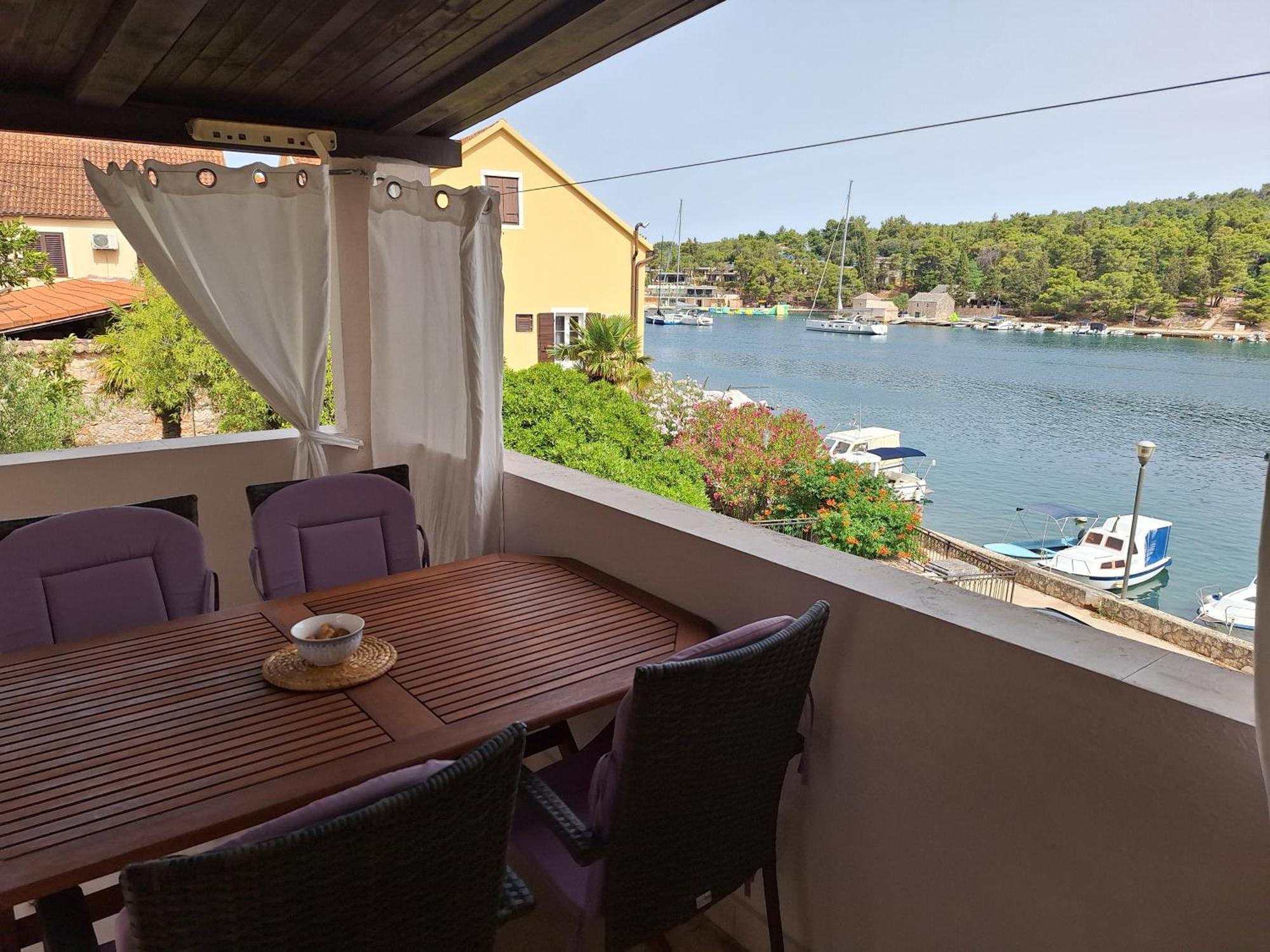 Two-Bedroom Apartment With Sea View,Big Terrase And Garden Стари Град Екстериор снимка